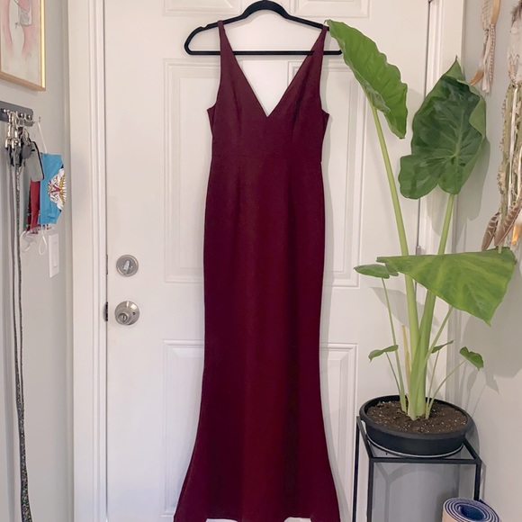 Burgundy evening gown - Picture 1 of 4